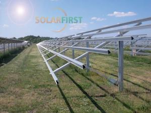 Montage au sol sur pieux en acier
