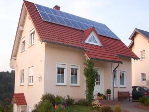 Support de montage pour toit en tuiles de panneaux solaires
