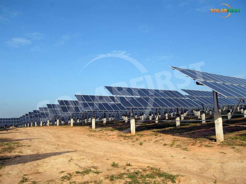 Projet de suivi mono-axe plat de 120 MW en Thaïlande