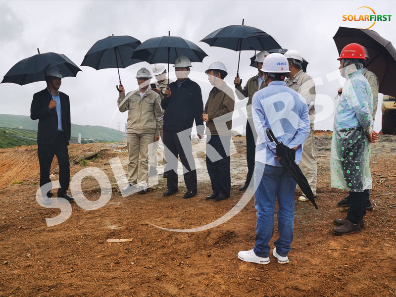 Les dirigeants de Sinohydro et de China Datang Corporation ont visité et inspecté le parc solaire de 60 MW dans la préfecture de Dali, au Yunnan.