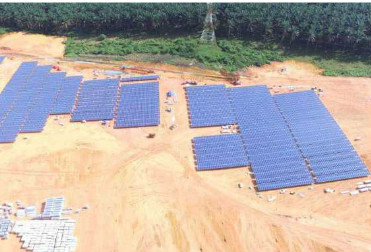 Notre grand système solaire terrestre commercial en construction