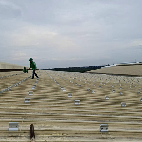 Projet de montage sur toit métallique de 7,5 MW au Vietnam 2020