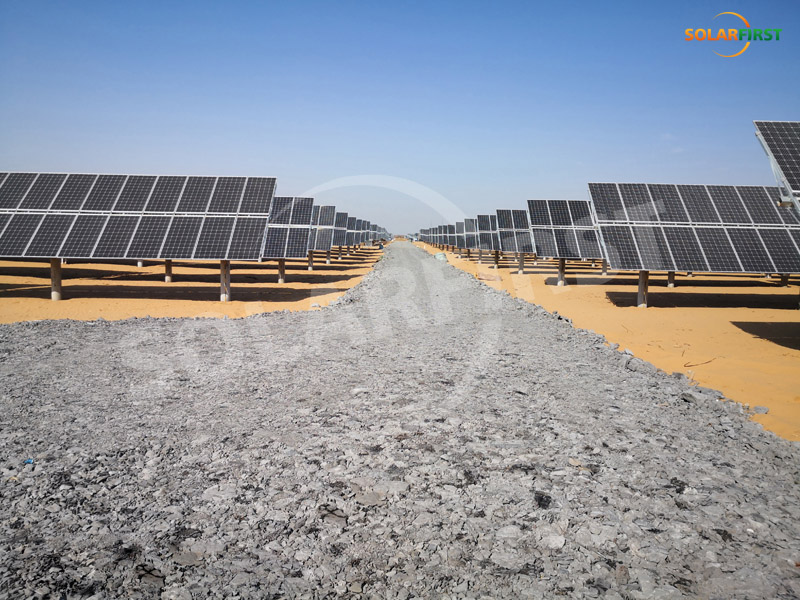 Projet de suivi mono-axe plat de 55 MW à Yulin