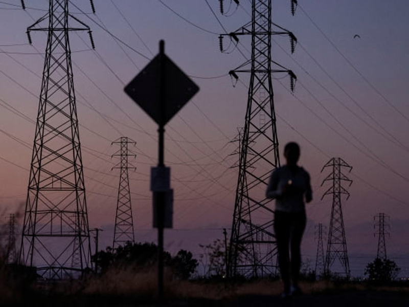 La crise des pannes de courant en Californie attire l'attention sur les pannes de courant et les entreprises solaires