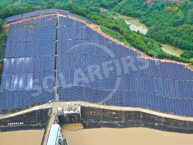 Projet de système de montage flexible de 3 MWc à Wuzhou Guangxi - Projet de pente